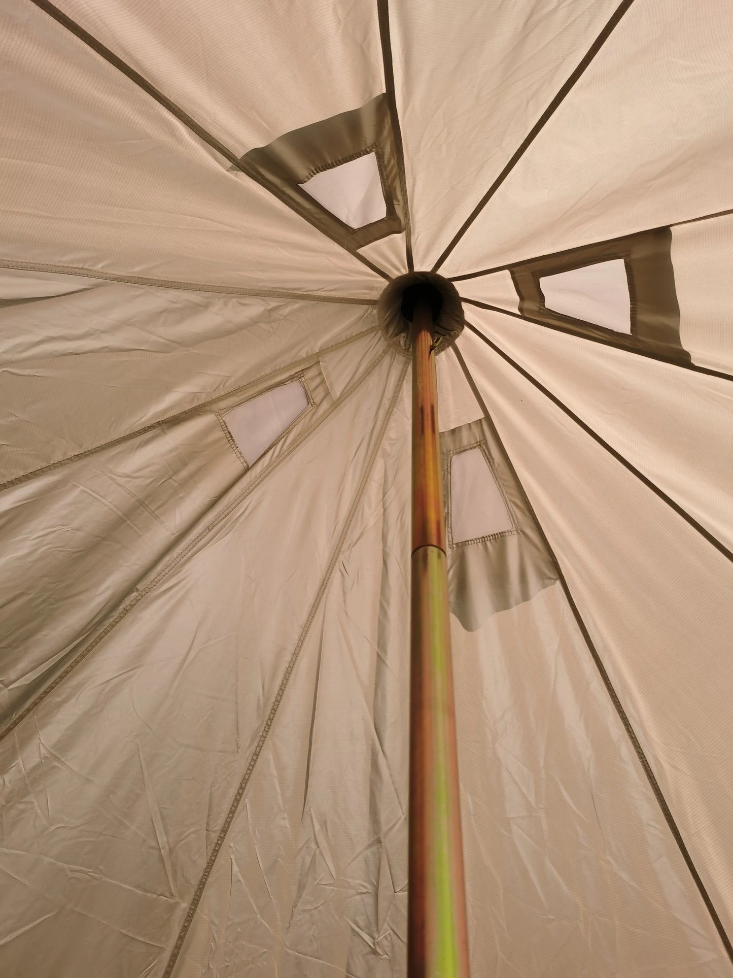 Mongolian Tent Khaki Color  3-5 Person Capacity  300D Oxford Fabric with PU & Silver Coating  3000mm Waterproof 17.5kg